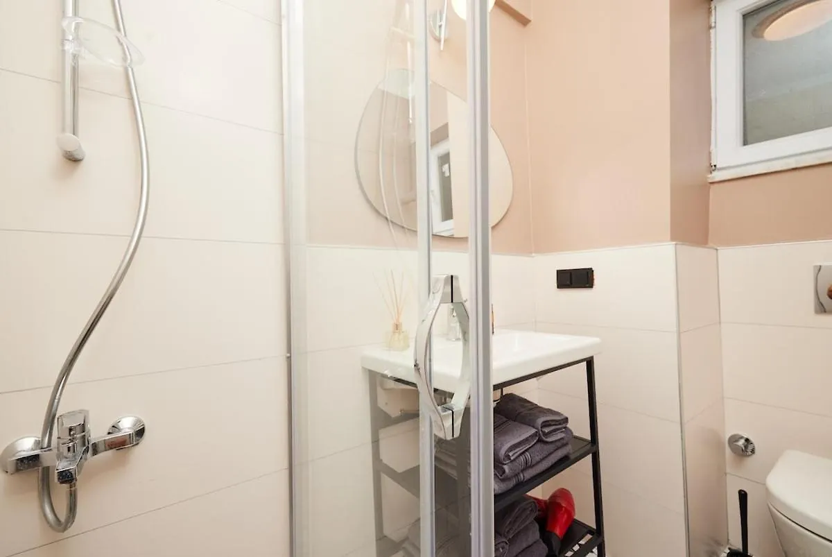 Apartament Galata Retreat 2 Bedrooms, 2 Ac, 2 Bath Stambuł