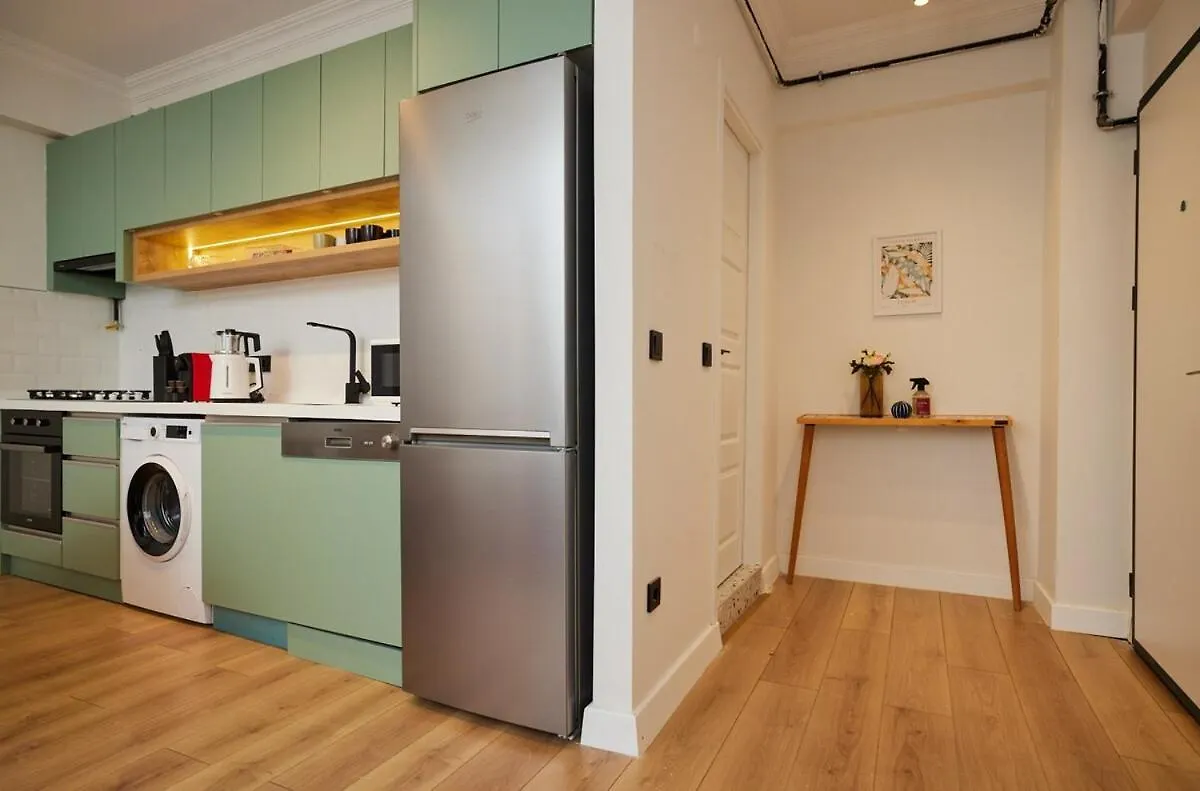 Galata Retreat 2 Bedrooms, 2 Ac, 2 Bath Stambuł